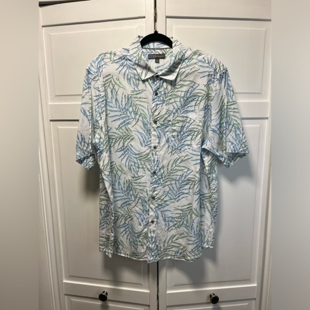 IKE By Ike Behar Short Sleeve Button Up shirt With Palm Leaves Pattern Size XL